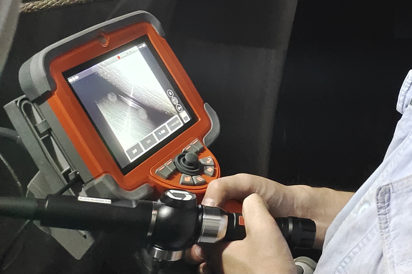 小口徑工業內窺鏡，可靈活擺動攝像頭的狹小空間目視檢查工具